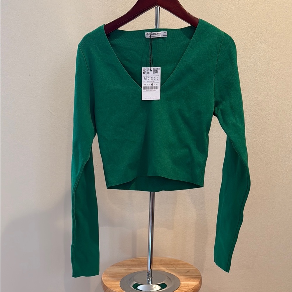 NWT Stradivarius Green V-Neck Long Sleeve Top